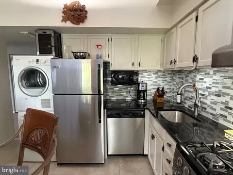 Kitchen - 1811 Snow Meadow Ln #301, Baltimore, MD 21209 photo 3 of 8