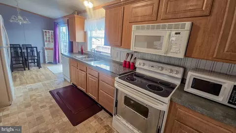 3304 Iris Ln, Middle River, MD 21220 photo 14