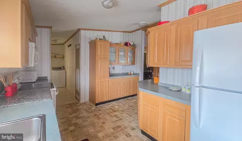 3304 Iris Ln, Middle River, MD 21220 photo 16