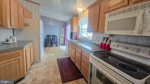 3304 Iris Ln, Middle River, MD 21220 photo 15