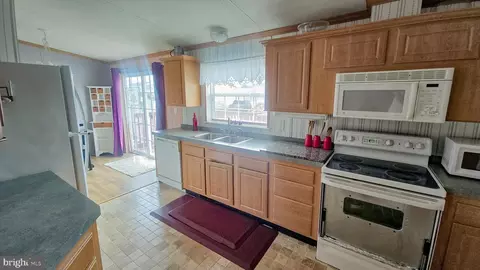 3304 Iris Ln, Middle River, MD 21220 photo 19