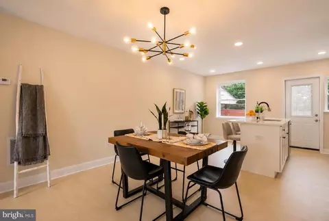 Dining - 8048 Kavanagh Rd, Dundalk, MD 21222 photo 2 of 3