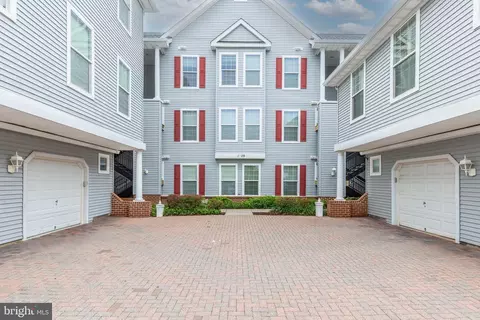 5 Hawk Rise Ln #104, Owings Mills, MD 21117