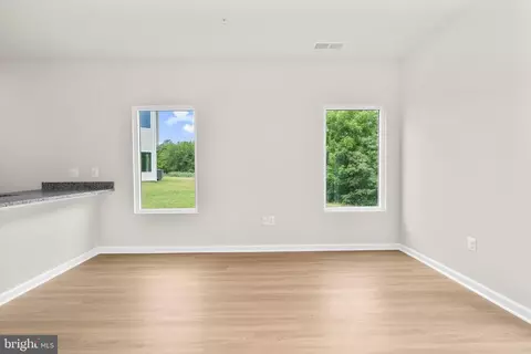 Living - 8100 Bartholomew Ct, Baltimore, MD 21206 photo 2 of 6