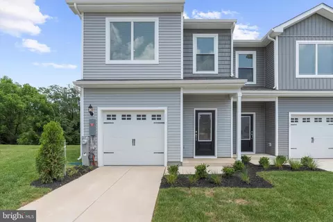 Exterior - 8100 Bartholomew Ct, Baltimore, MD 21206 photo 2 of 3