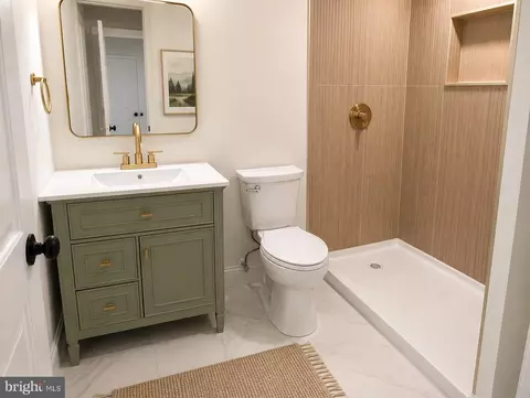 Bath - 14004 Manor Rd, Phoenix, MD 21131 photo 5 of 5