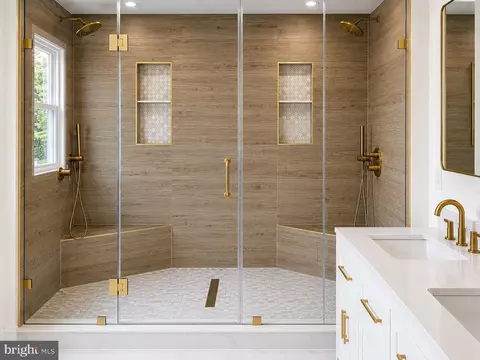 Bath - 14004 Manor Rd, Phoenix, MD 21131 photo 2 of 5