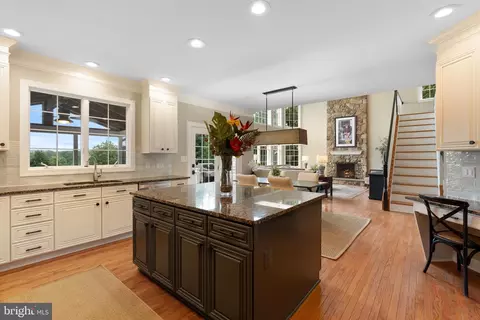 Kitchen - 14835 Hunting Way, Phoenix, MD 21131 photo 3 of 4