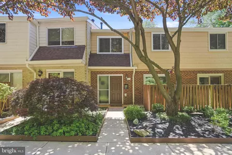 27 Lighttown Ct #27, Pikesville, MD 21208