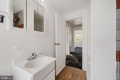 Entry Way - 7953 Wynbrook Rd, Baltimore, MD 21224 photo 3 of 4