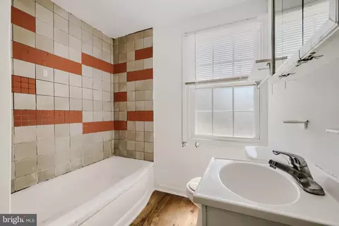 Entry Way - 7953 Wynbrook Rd, Baltimore, MD 21224 photo 4 of 4