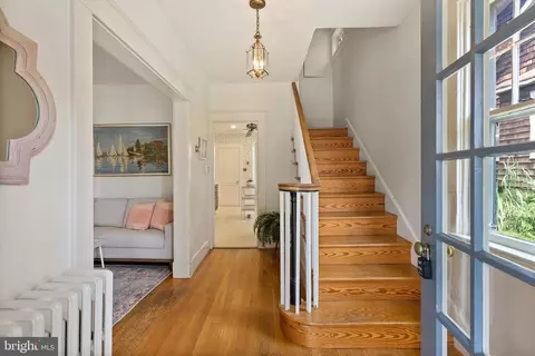 Entry Way - 510 Dunkirk Rd, Baltimore, MD 21212 photo 1 of 3