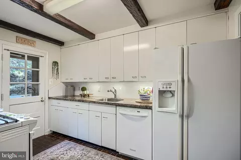 Kitchen - 302 Dixie Dr, Towson, MD 21204 photo 3 of 4