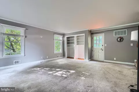 Living - 302 Dixie Dr, Towson, MD 21204 photo 4 of 4