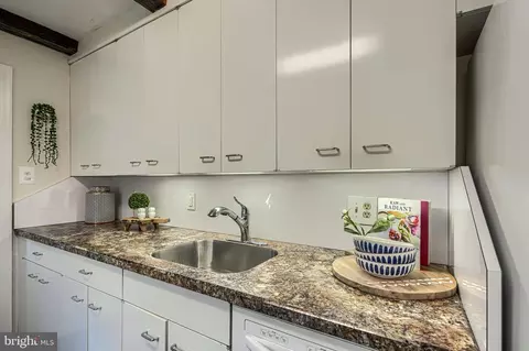 Kitchen - 302 Dixie Dr, Towson, MD 21204 photo 2 of 4