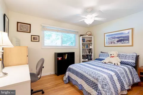 Bedroom - 2400 Sugarcone Rd, Baltimore, MD 21209 photo 4 of 6