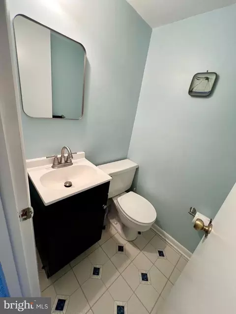 Bath - 2400 Sugarcone Rd, Baltimore, MD 21209 photo 6 of 6