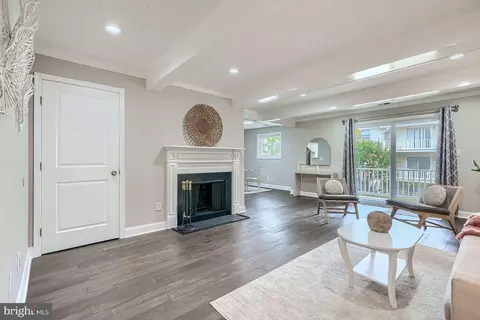 12 Warren Lodge Ct #1-B, Cockeysville, MD 21030