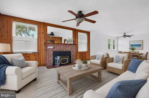 Living - 828 Cold Spring Rd, Middle River, MD 21220 photo 4 of 7
