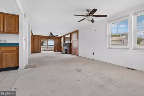 Living - 828 Cold Spring Rd, Middle River, MD 21220 photo 1 of 7