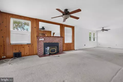 Living - 828 Cold Spring Rd, Middle River, MD 21220 photo 3 of 7