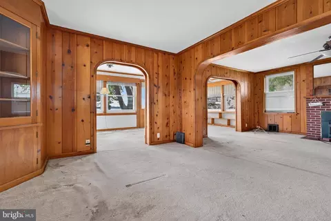 Living - 828 Cold Spring Rd, Middle River, MD 21220 photo 5 of 7
