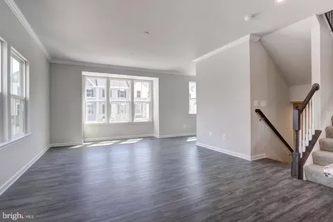 Living - 2926 Shaws Rd, Edgemere, MD 21219 photo 2 of 4