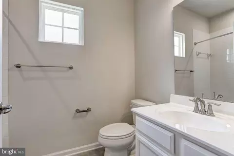Entry Way - 2926 Shaws Rd, Edgemere, MD 21219 photo 5 of 6