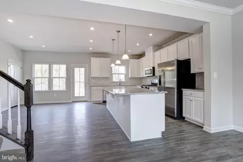 Entry Way - 2926 Shaws Rd, Edgemere, MD 21219 photo 3 of 6