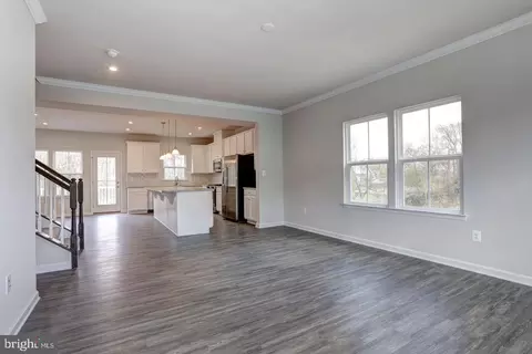 Living - 2926 Shaws Rd, Edgemere, MD 21219 photo 1 of 4
