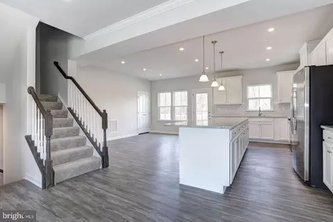 Entry Way - 2926 Shaws Rd, Edgemere, MD 21219 photo 4 of 6