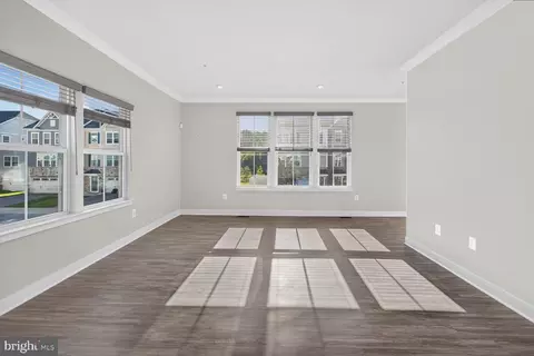 Living - 2926 Shaws Rd, Edgemere, MD 21219 photo 2 of 2