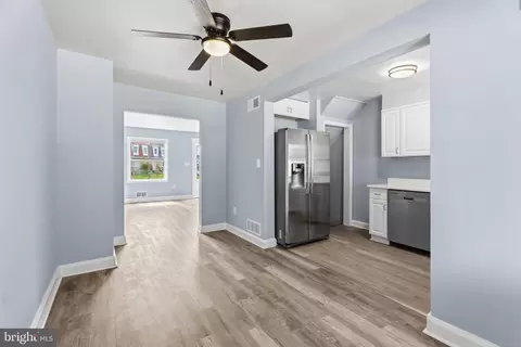 Entry Way - 2123 Graythorn Rd, Middle River, MD 21220 photo 2 of 10