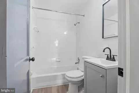 Bath - 2123 Graythorn Rd, Middle River, MD 21220 photo 1 of 1