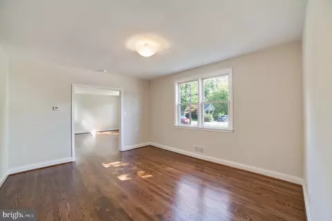 Living - 3634 Eitemiller, Windsor Mill, MD 21244 photo 4 of 6