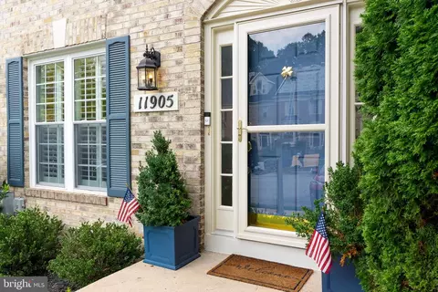 11905 Thurloe Dr, Lutherville Timonium, MD 21093