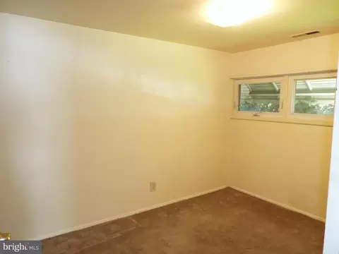 Bedroom - 2407 Alma Rd, Halethorpe, MD 21227 photo 2 of 3