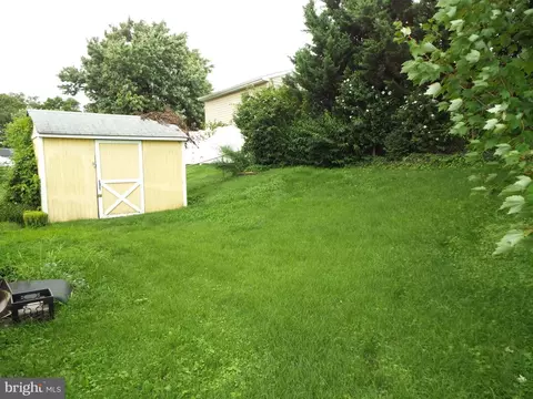 Exterior - 2407 Alma Rd, Halethorpe, MD 21227 photo 2 of 8