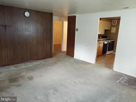 Living - 2407 Alma Rd, Halethorpe, MD 21227 photo 2 of 5