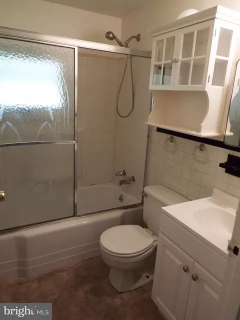 Bath - 2407 Alma Rd, Halethorpe, MD 21227 photo 1 of 1