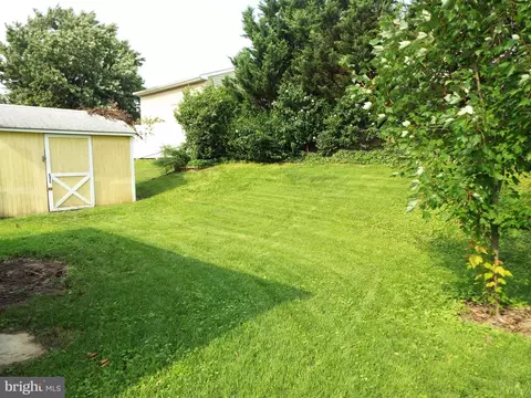 Exterior - 2407 Alma Rd, Halethorpe, MD 21227 photo 7 of 8