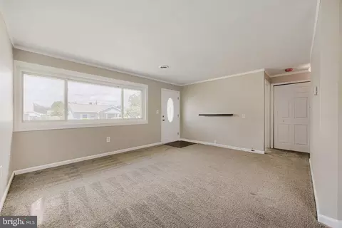 Living - 13 Glider Dr, Middle River, MD 21220 photo 4 of 5