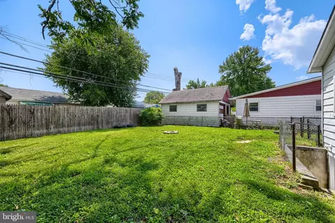 Exterior - 13 Glider Dr, Middle River, MD 21220 photo 1 of 2