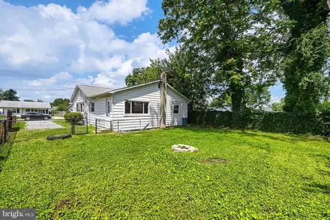 Exterior - 13 Glider Dr, Middle River, MD 21220 photo 2 of 2