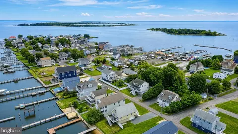 View/Area - 9010 Hinton Ave, Sparrows Point, MD 21219 photo 2 of 3