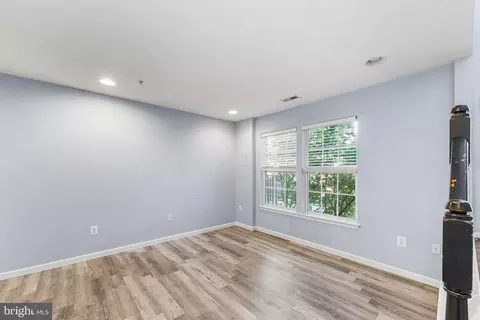 Living - 9723 Luguna Rd, Middle River, MD 21220 photo 6 of 7