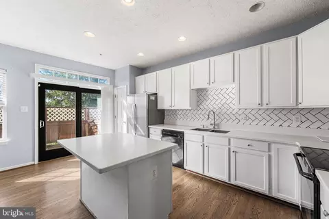 Kitchen - 9723 Luguna Rd, Middle River, MD 21220 photo 2 of 2