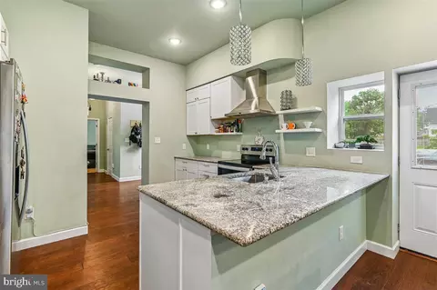 Entry Way - 4316 Spencer St, Halethorpe, MD 21227 photo 2 of 3
