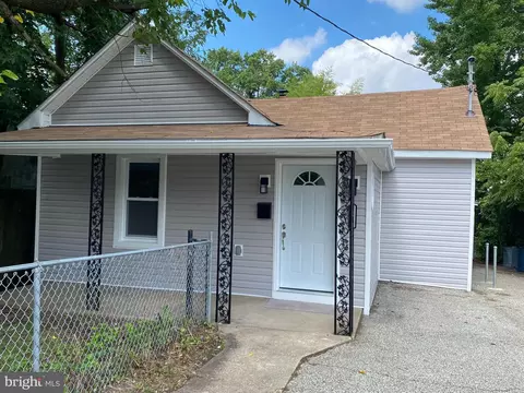 7700 Chestnut Ave, Parkville, MD 21234
