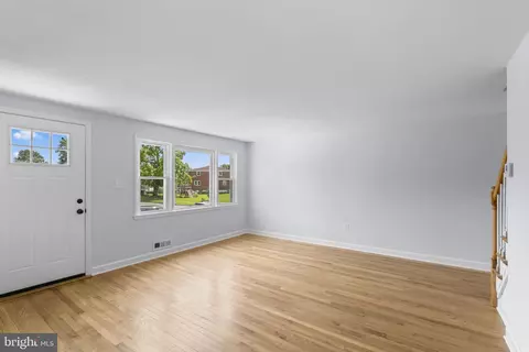 Living - 1007 Linden Ave, Halethorpe, MD 21227 photo 1 of 2